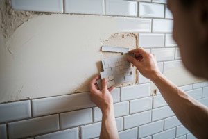 Poser du Carrelage sur du Carrelage Mural : Guide Pratique et Avis