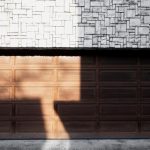 Harmoniser sa porte de garage avec la façade : critères essentiels pour un choix réussi